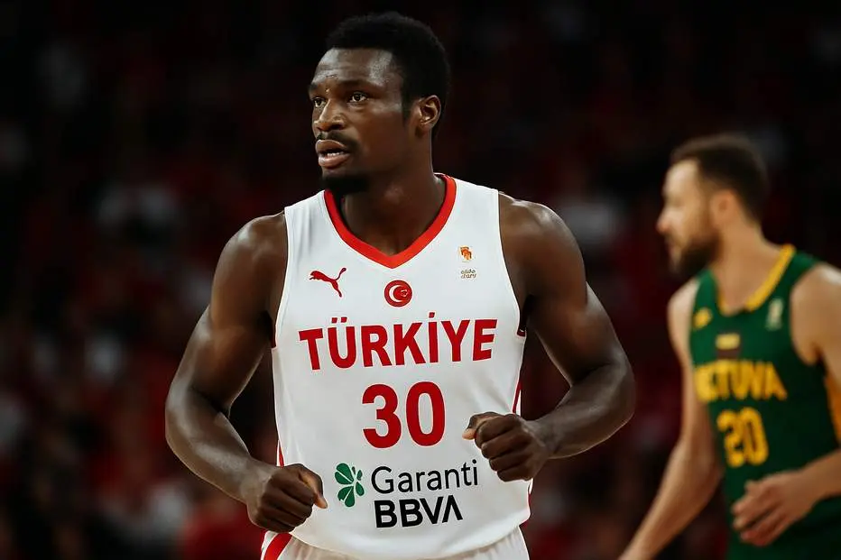 Adem Bona avoids serious injury, targeting regular-season return
