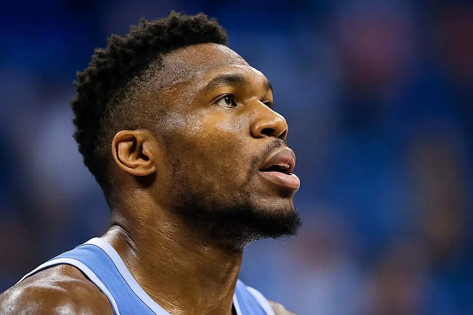 Bucks snap three-game skid with thrilling 112–110 road win over Hawks