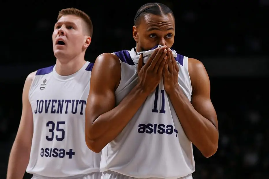 Jabari Parker scores 21 but Joventut fall 86-74 as Unicaja grabs top spot