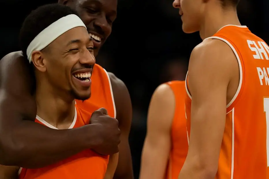 Kameron Taylor's Buzzer-Beater Gives Valencia 91–89 Win Over Baskonia