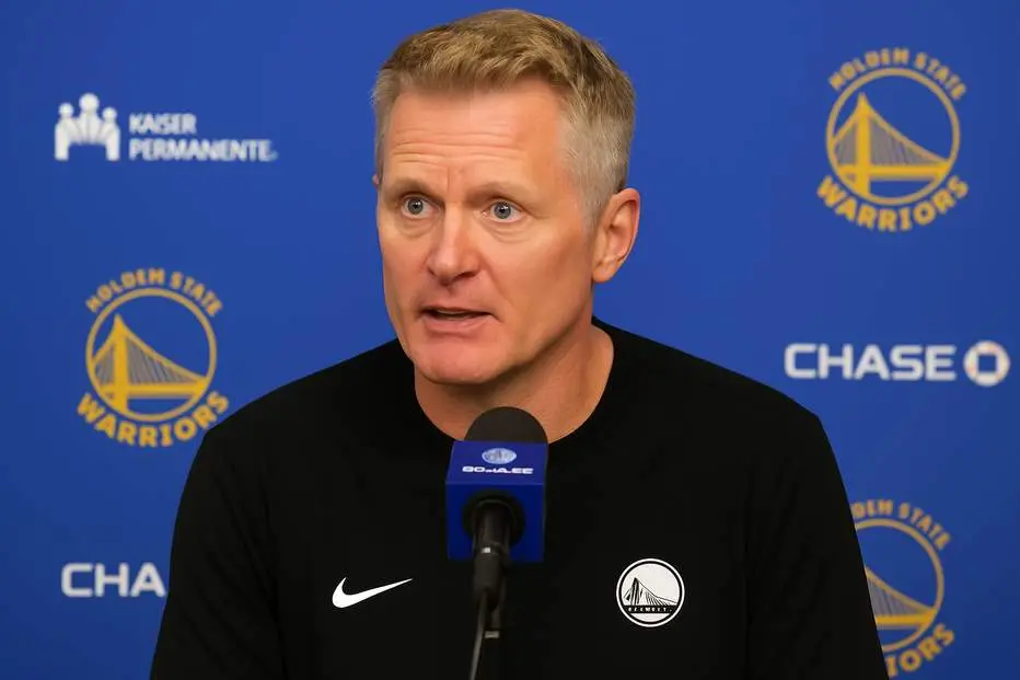 Kerr and Green Make Amends After Sideline Exchange