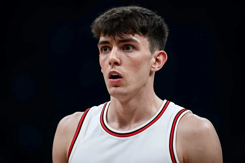 Valencia dominate Zaragoza to return to winning ways